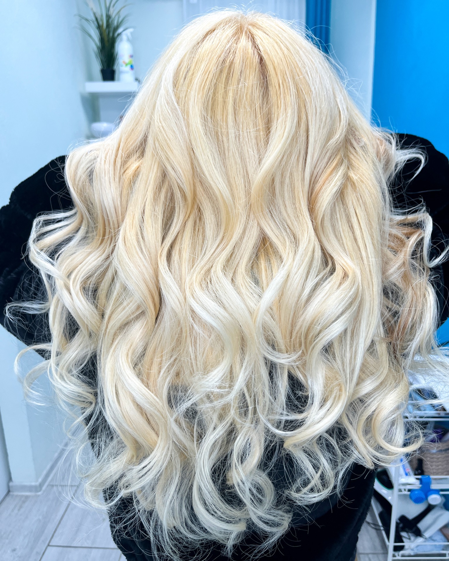 Coafură, vopsit sau tratament păr? Cum știi de ce are nevoie părul tău